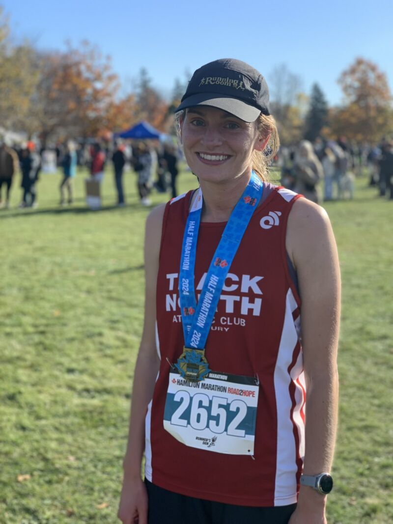 Image for the Tweet beginning: Laurentian XC Assistant Coach Megan